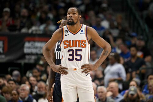 
Mar 5, 2023; Dallas, Texas, USA; Phoenix Suns forward Kevin Durant (35) in action during the game between the Dallas Mavericks and the Phoenix Suns at the American Airlines Center. Mandatory Credit: Jerome Miron-USA TODAY Sports
